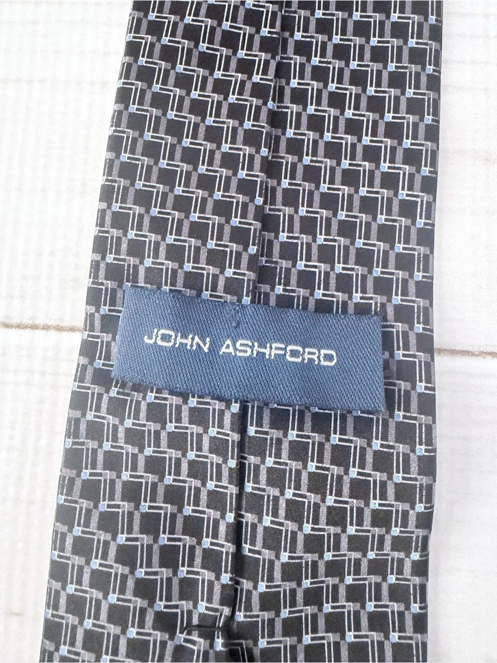 John Ashford Black and Gray Patterned Silk Tie